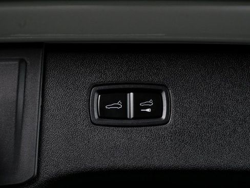 New 2026 Porsche Cayenne AWD image 32