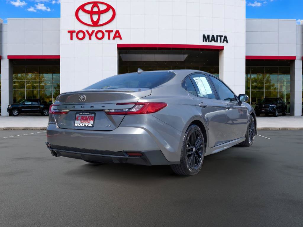 Used 2025 Toyota Camry SE FWD image 3