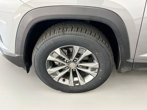 Used 2025 Chevrolet Equinox LT AWD/4WD image 11