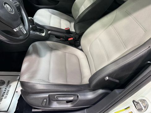 Used 2013 Volkswagen Jetta SE image 23