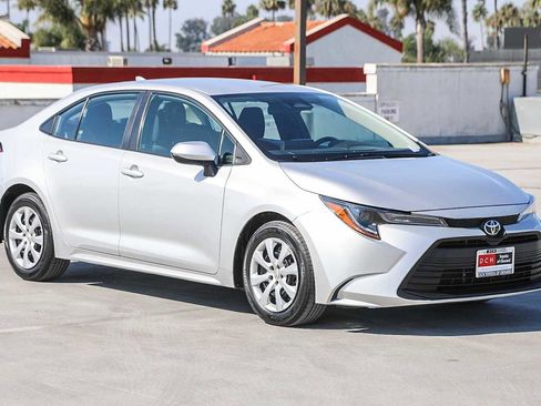 Used 2023 Toyota Corolla LE image 4