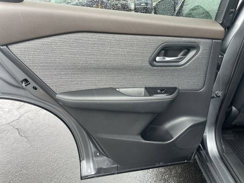 Used 2023 Nissan Rogue SV image 20