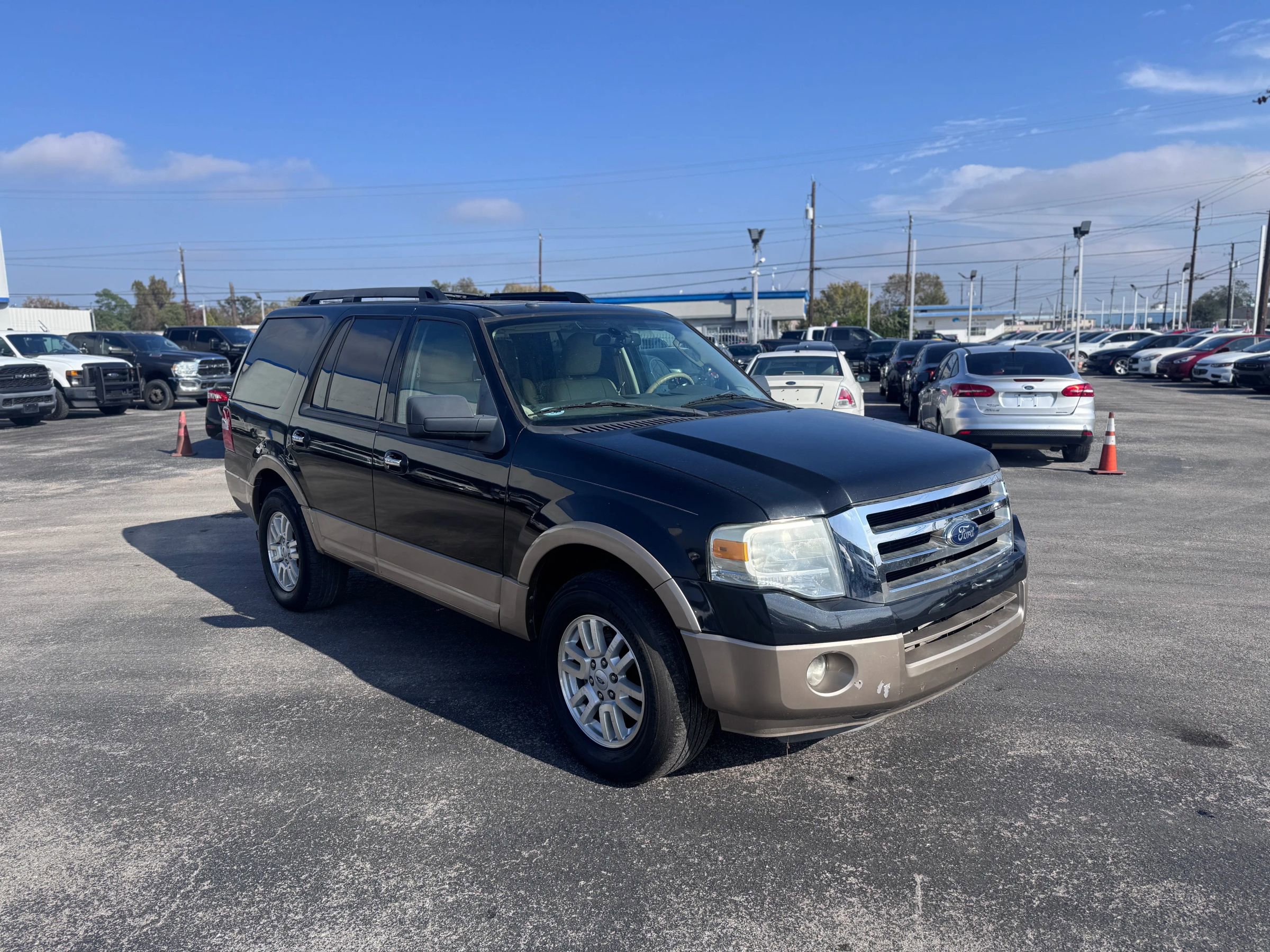 Used 2013 Ford Expedition 2WD image 3