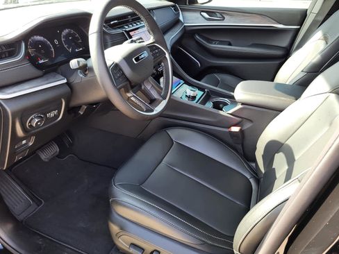 New 2025 Jeep Grand Cherokee L Limited w/ Black Appearance Package image 14