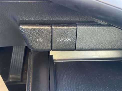 Used 2024 Toyota Camry SE image 26