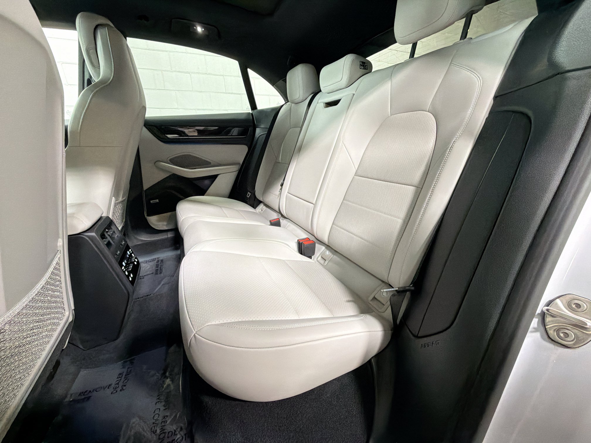 Certified 2026 Porsche Macan 4S Electric AWD/4WD image 21