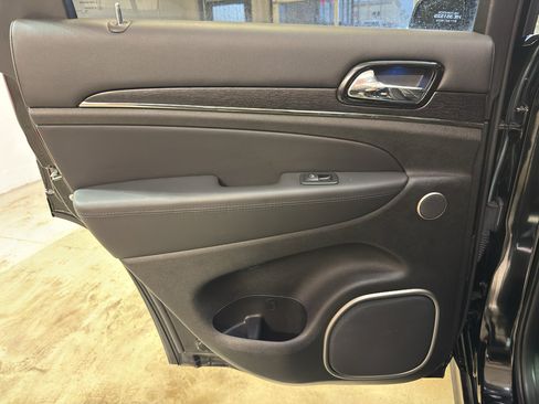 Used 2021 Jeep Grand Cherokee High Altitude AWD/4WD image 29