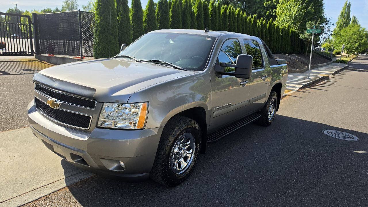 Used 2008 Chevrolet Avalanche LT AWD/4WD image 1