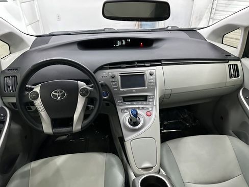 Used 2013 Toyota Prius Four image 19