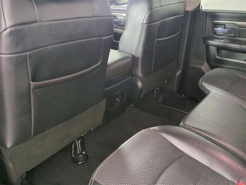 Used 2018 RAM 2500 Big Horn w/ Sport Appearance Group image 18