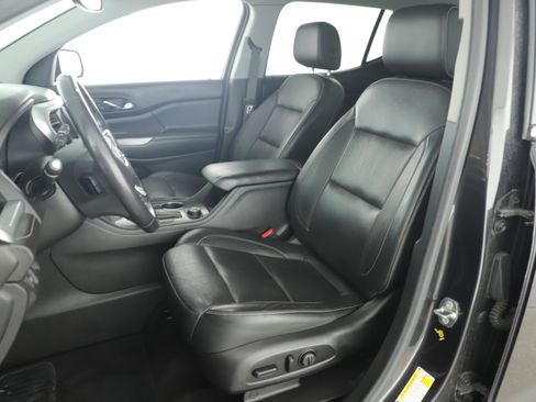 Used 2018 GMC Acadia SLT image 10