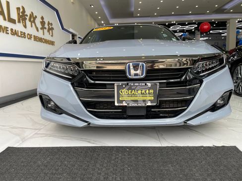 Used 2022 Honda Accord Sport image 3