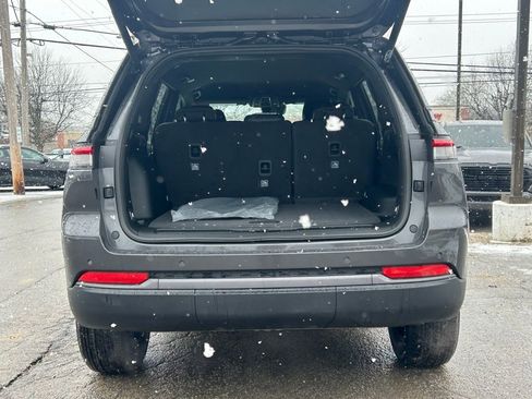 New 2026 Jeep Grand Cherokee Altitude AWD/4WD image 8