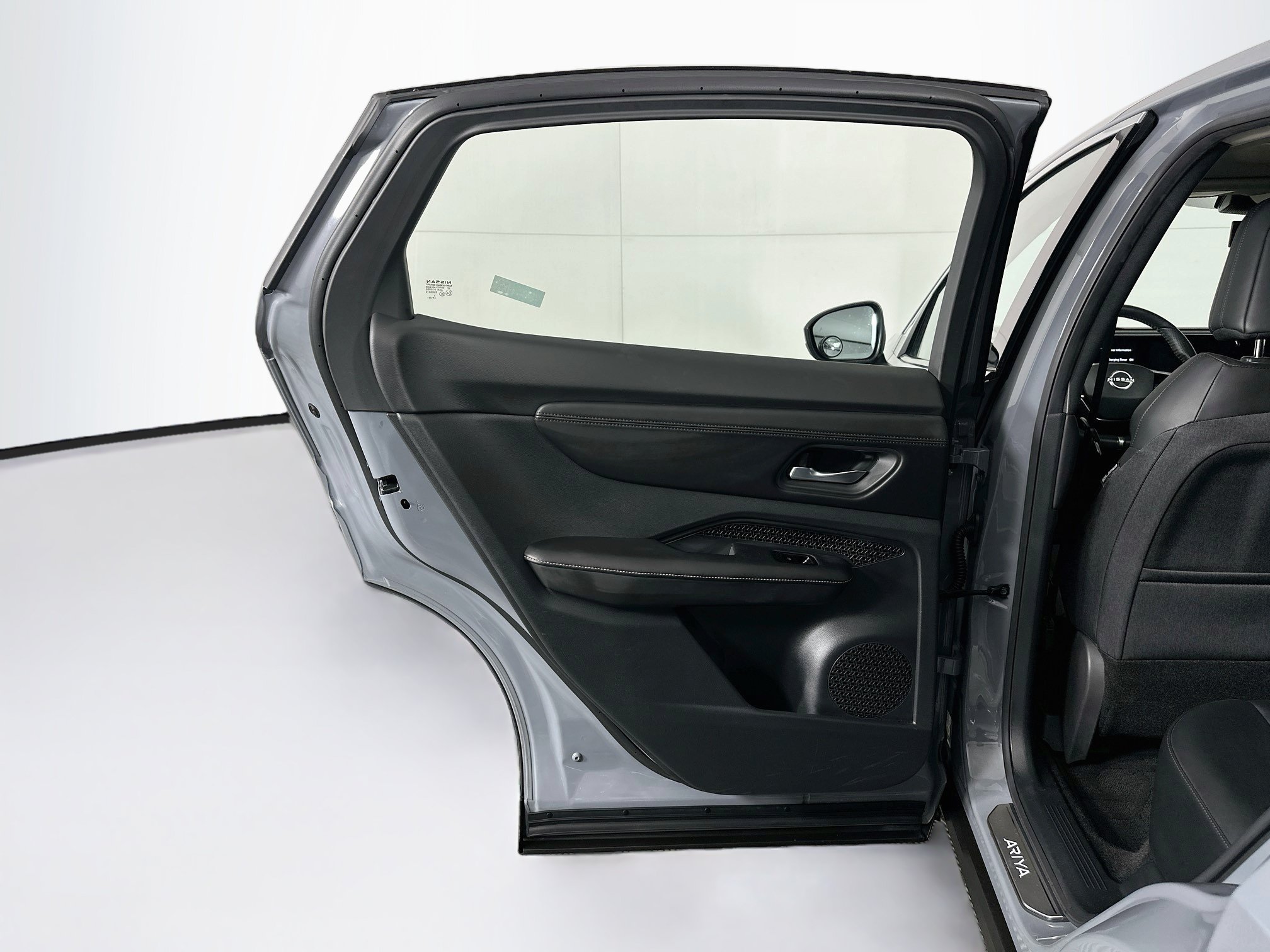 Used 2023 Nissan Ariya FWD image 28