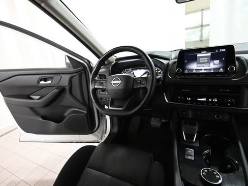 Used 2025 Nissan Rogue SV AWD/4WD image 27