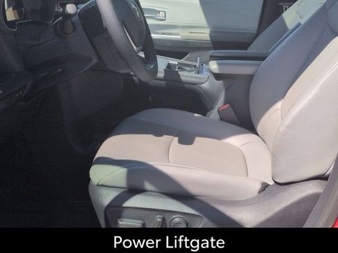 Certified 2026 Toyota Sienna XLE FWD image 13