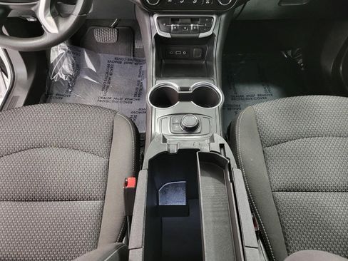 Used 2024 GMC Terrain SLE image 37