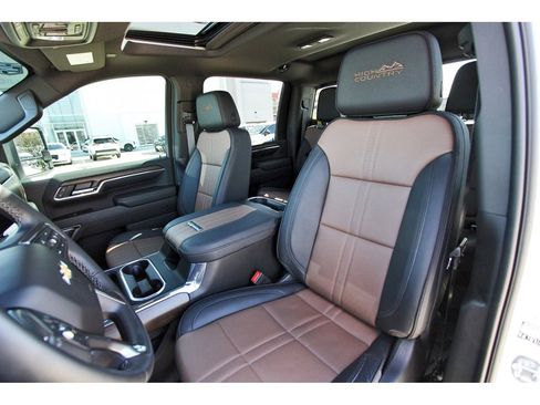 Used 2024 Chevrolet Silverado 2500 High Country w/ High Country Premium Package image 27