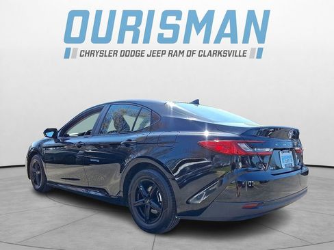 Used 2025 Toyota Camry LE image 4