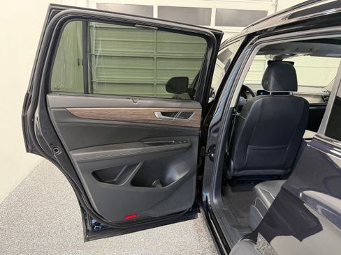 Used 2024 Volkswagen Atlas SEL Premium R-Line AWD/4WD image 21