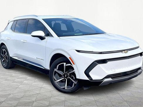 Used 2024 Chevrolet Equinox EV LT image 3