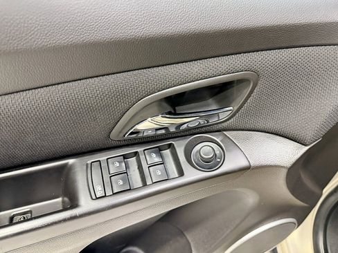 Used 2011 Chevrolet Cruze Eco image 22