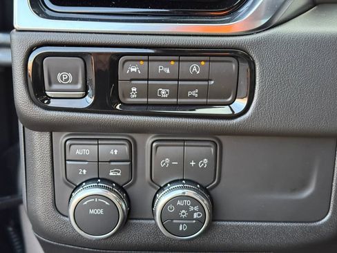 New 2026 GMC Yukon XL Denali w/ Sun & Power Step Package image 21