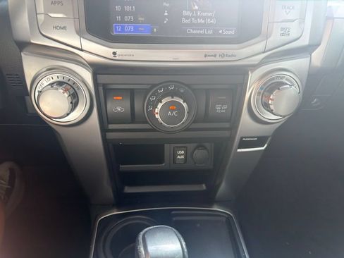 Used 2019 Toyota 4Runner SR5 Premium RWD image 9
