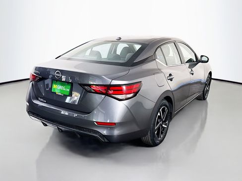 Used 2025 Nissan Sentra SV FWD image 10