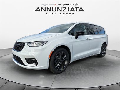 New 2026 Chrysler Pacifica Select
