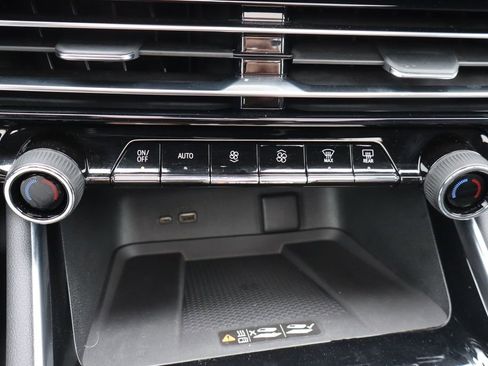 Used 2024 Chevrolet Traverse RS w/ LPO, Floor Liner Package FWD image 12
