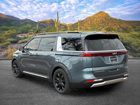 Certified 2022 Kia Carnival SX Prestige FWD image 6