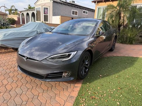 Used 2019 Tesla Model S 100D AWD/4WD image 1