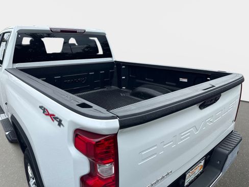 Used 2025 Chevrolet Silverado 2500 LT w/ Convenience Package AWD/4WD image 9