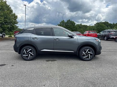 New 2025 Nissan Kicks SV w/ SV Premium Package image 3