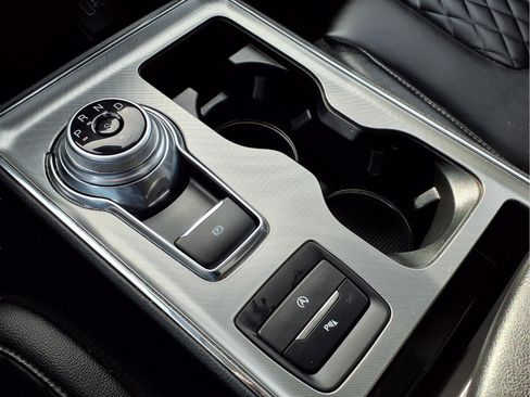 Used 2023 Ford Edge Titanium w/ Class II Trailer Tow Package AWD/4WD image 22