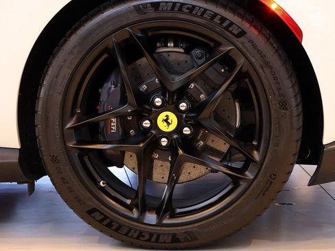Used 2021 Ferrari Roma RWD image 39