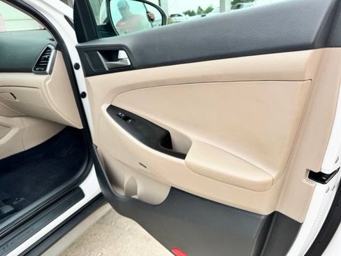 Used 2018 Hyundai Tucson SEL Plus FWD image 19