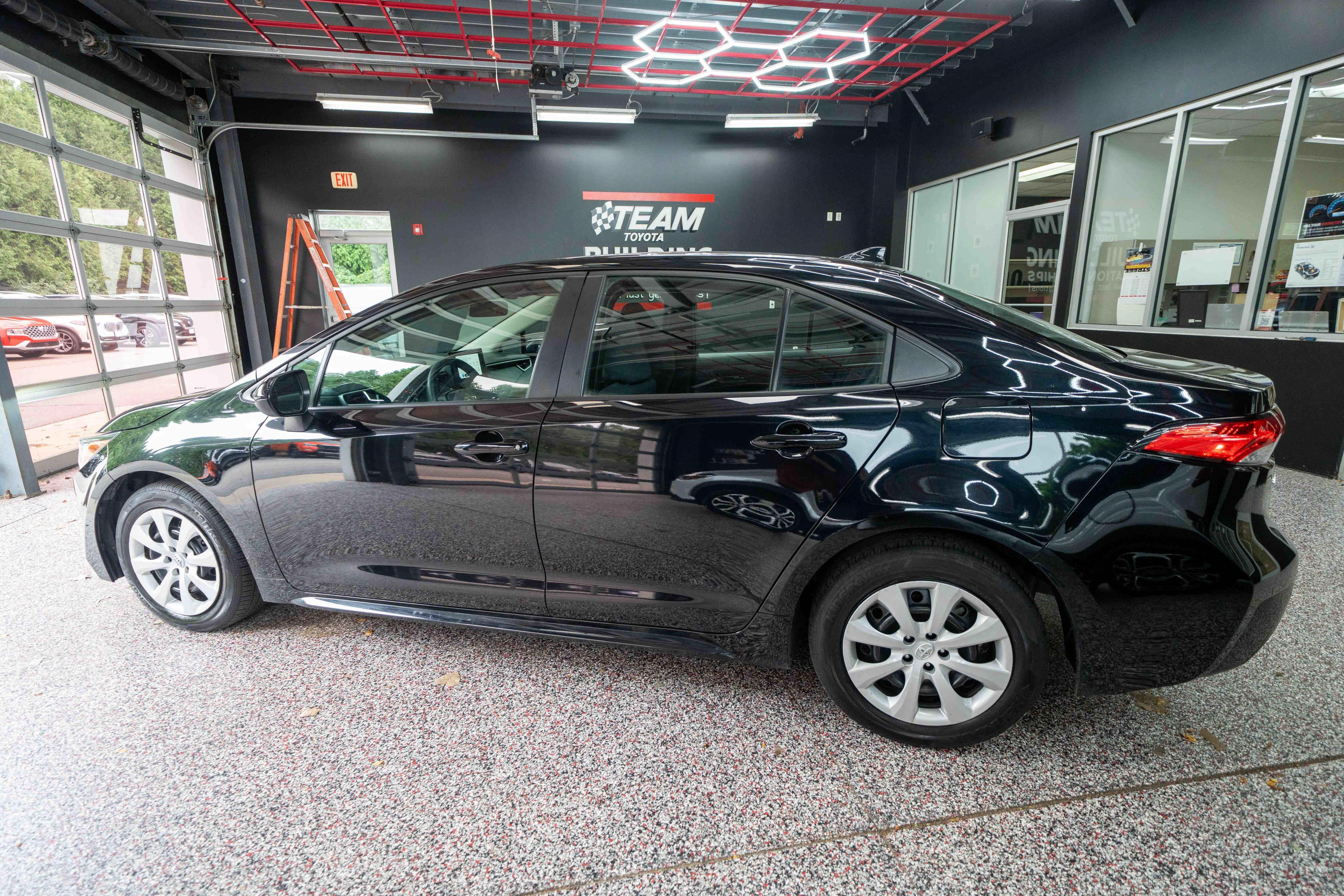 Used 2024 Toyota Corolla LE FWD image 2