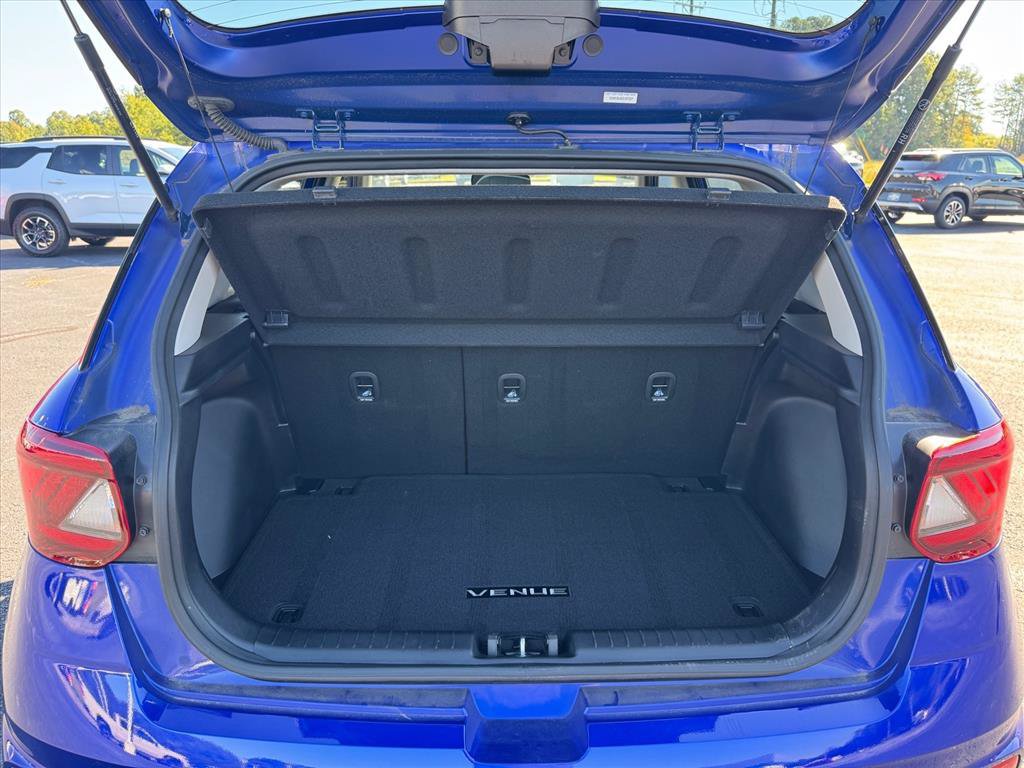 Used 2025 Hyundai Venue Limited FWD image 10