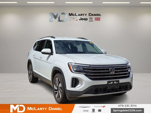 Used 2025 Volkswagen Atlas SE FWD image 1