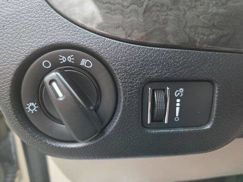 Used 2016 Dodge Grand Caravan SXT w/ Rear Park Assist Package FWD image 21
