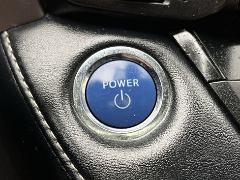 Used 2018 Toyota RAV4 Limited w/ Advanced Technology Package AWD/4WD image 21