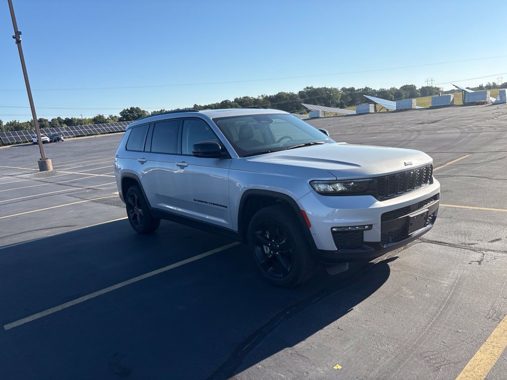 Used 2022 Jeep Grand Cherokee L Limited w/ Luxury Tech Group II AWD/4WD image 9