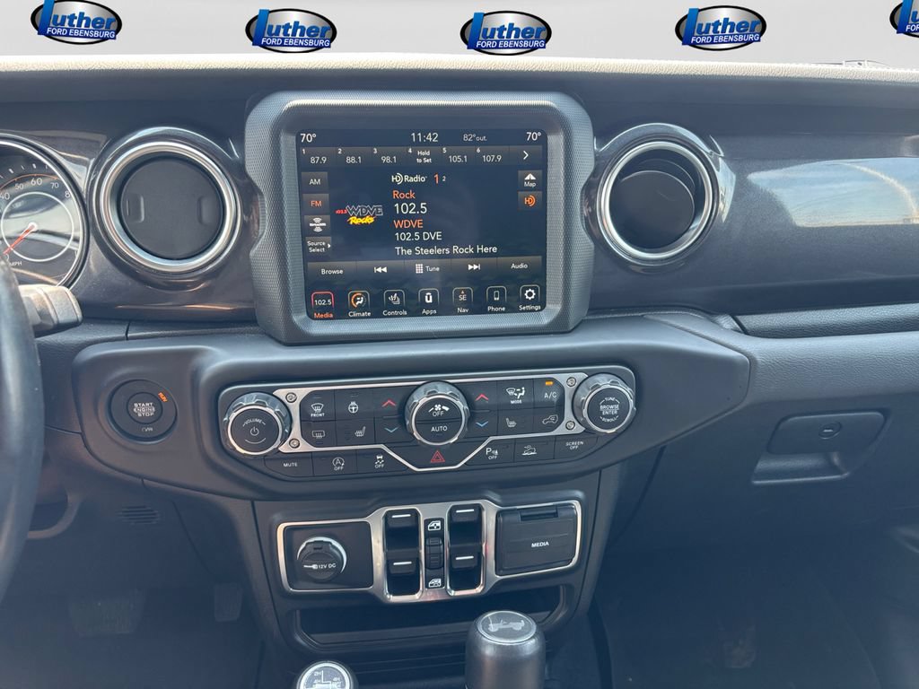 Used 2022 Jeep Wrangler Unlimited Sahara AWD/4WD image 18