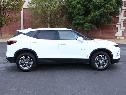 Used 2025 Chevrolet Blazer LT FWD image 29