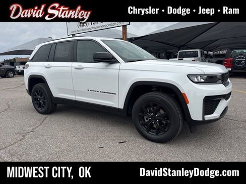 New 2026 Jeep Grand Cherokee Altitude image 1