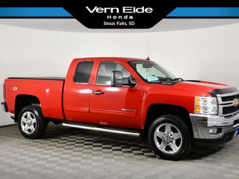Used 2013 Chevrolet Silverado 2500 LT w/ Interior Plus Package AWD/4WD image 1