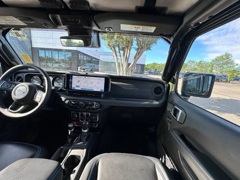 Used 2024 Jeep Wrangler Unlimited Rubicon 4xe AWD/4WD image 28
