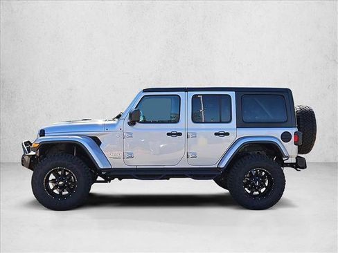 Used 2020 Jeep Wrangler Unlimited Sahara image 6
